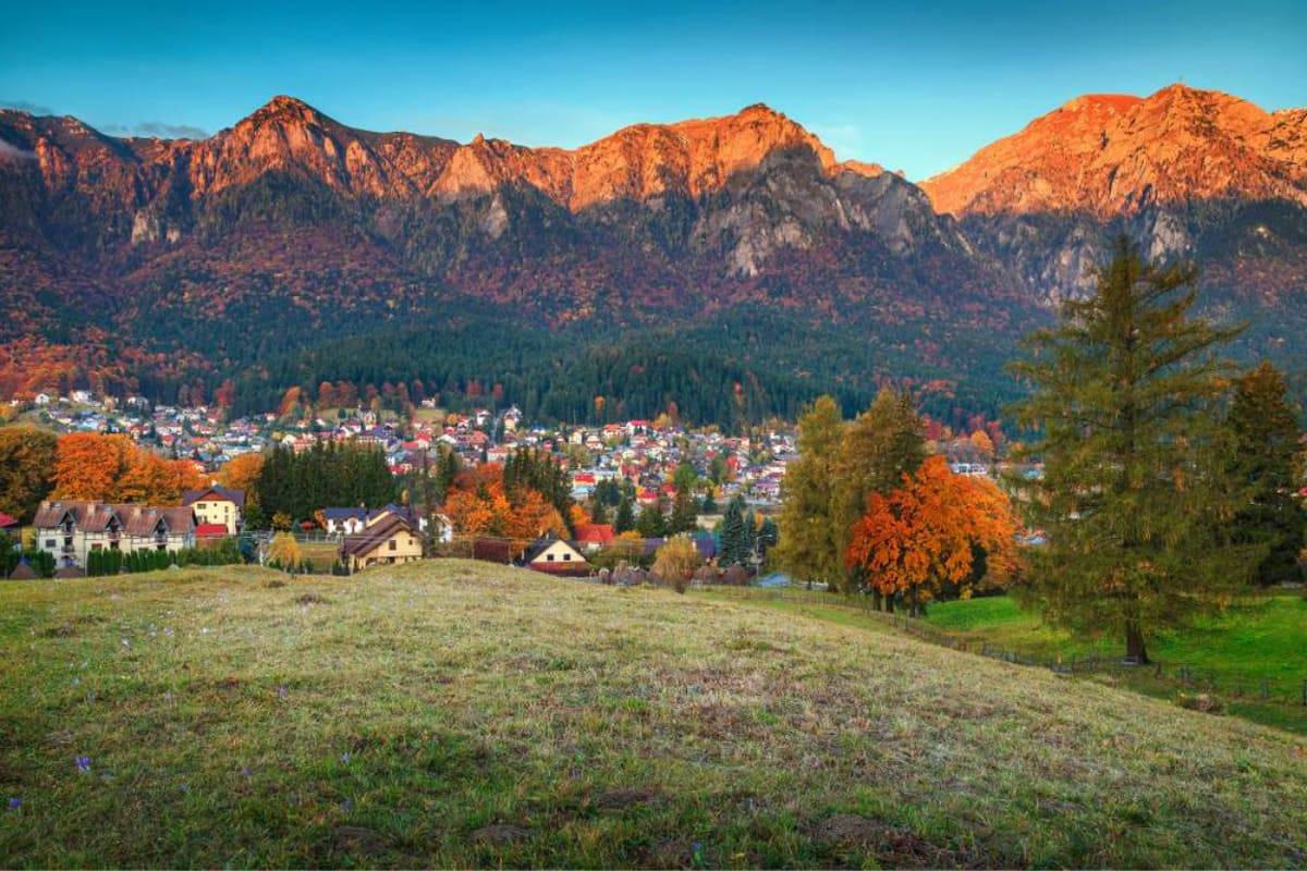 case la poalele Muntilor Bucegi, Romania