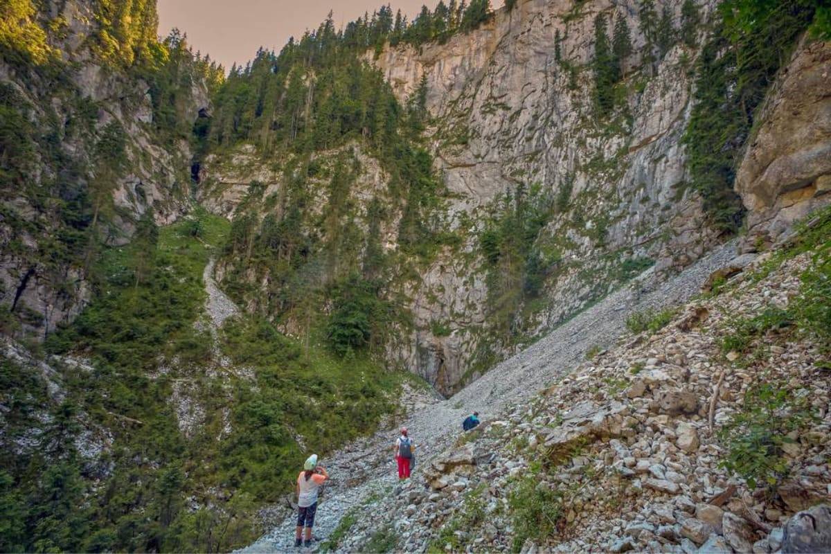 traseu montan in Carpatii Occidentali, Romania