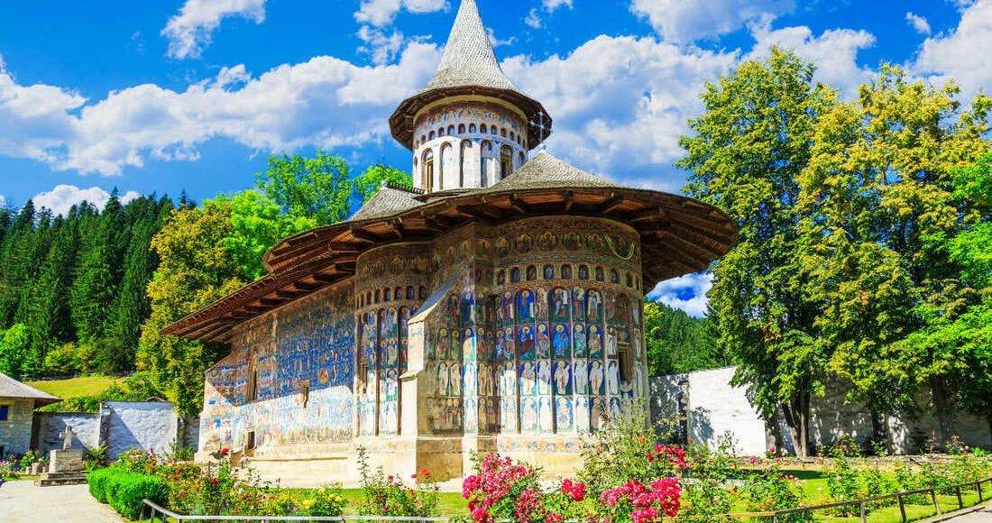 Mănăstirea Voroneț: istorie, curiozități și legende fascinante