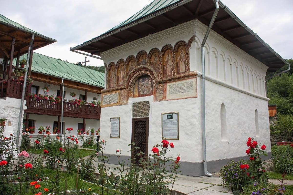 schitul iezer valcea