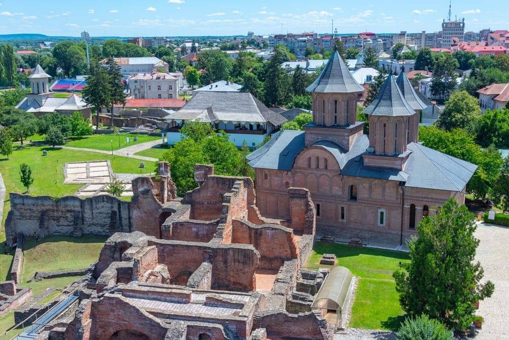 Biserica Domneasca si Ruinele Curtii Domnesti din Curtea de Arges