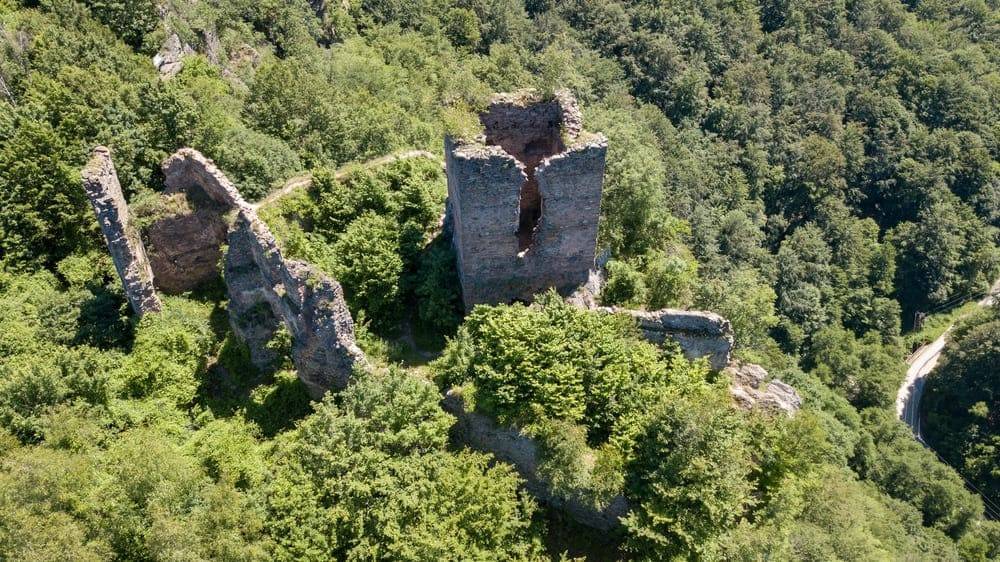 Cetatea Colt, un monument istoric din Tara Hategului