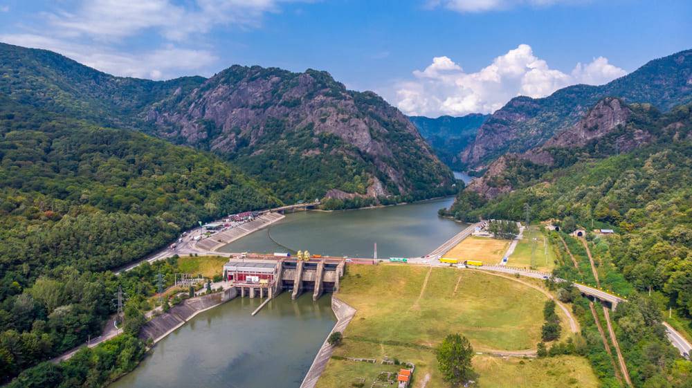 Imagine panoramica valea oltului
