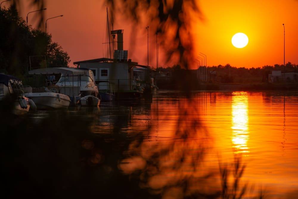 ambarcatiuni in delta dunarii