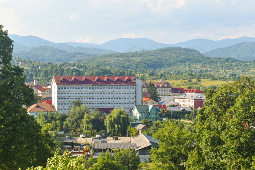 calimanesti vedere panoramica spre buila vanturarita