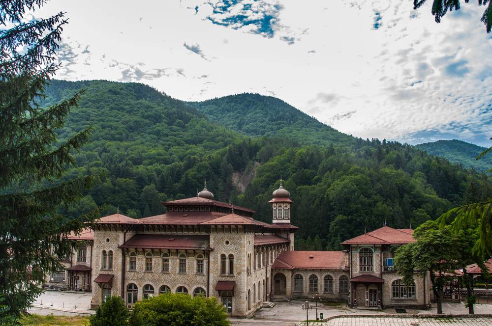 cladire istorica slanic moldova cazinou