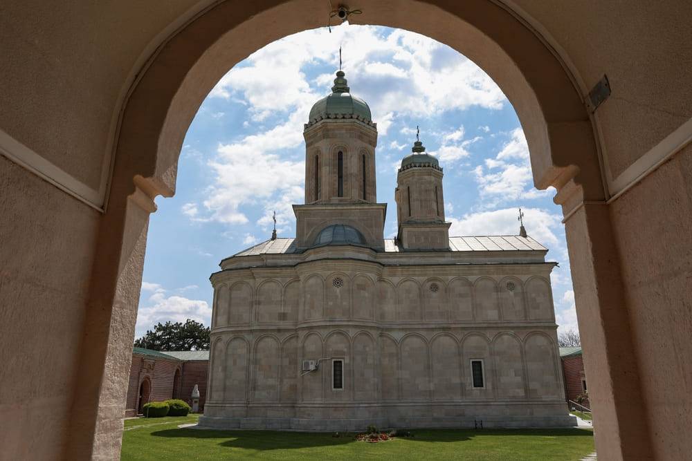 manastirea dealu targoviste