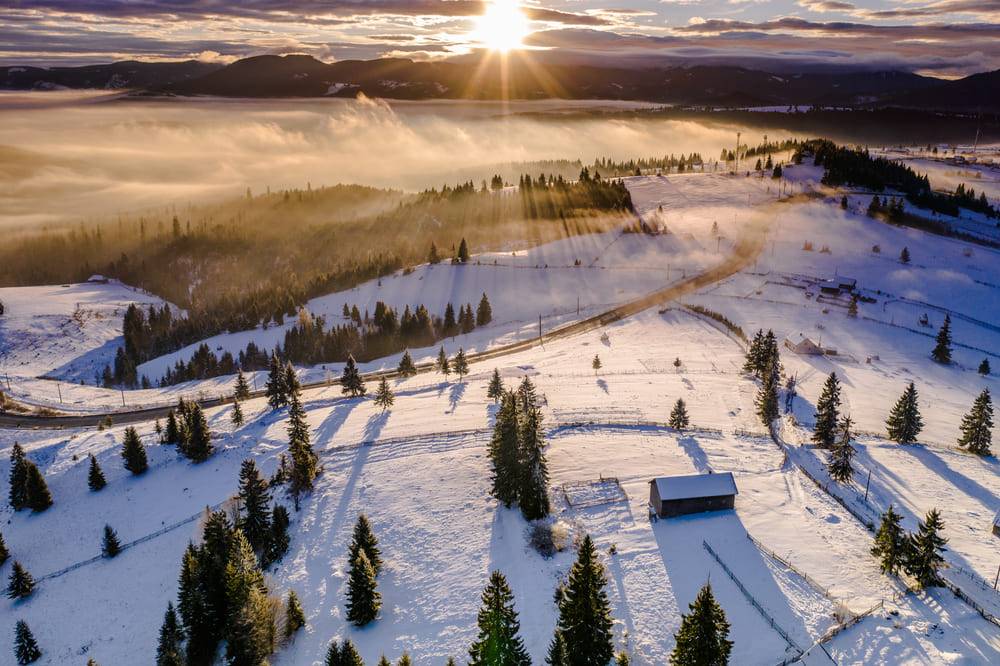 peisaj montan de iarna din bucovina