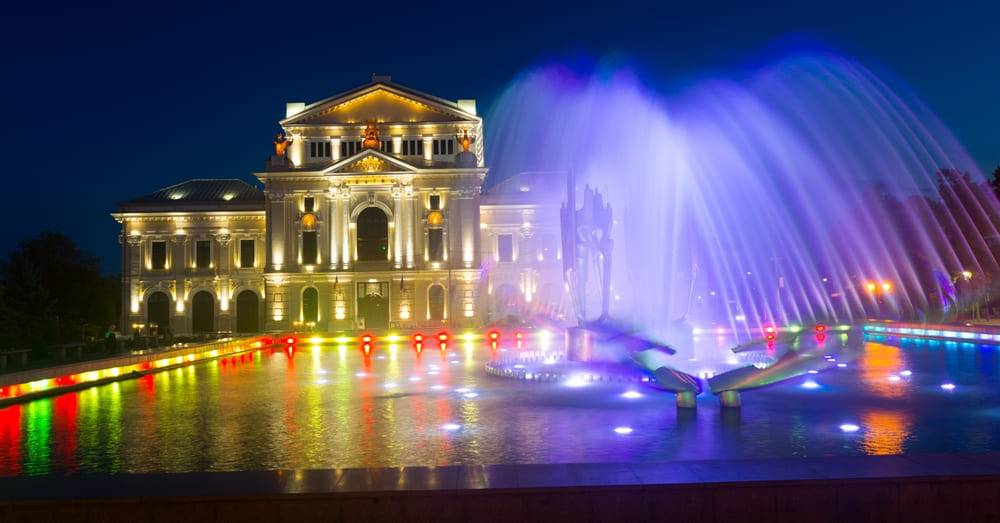 Fântâna Cinetică și centrul orașului Drobeta-Turnu Severin