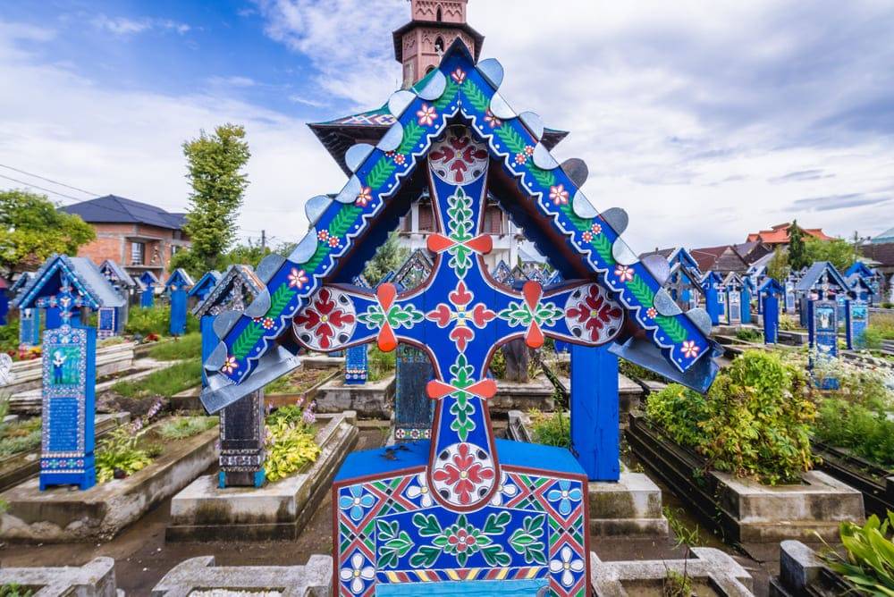 Cimitirul Vesel din Sapanta de langa Sihetu Marmatiei