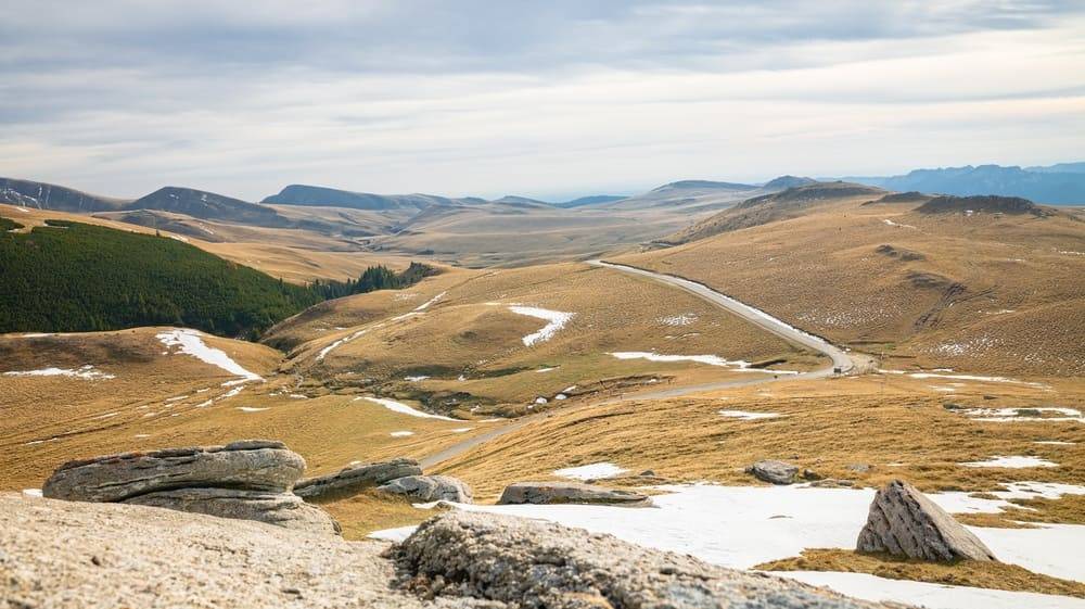 Descoperă Platoul Bucegi: principalele atracții și obiective de vizitat pentru un weekend activ