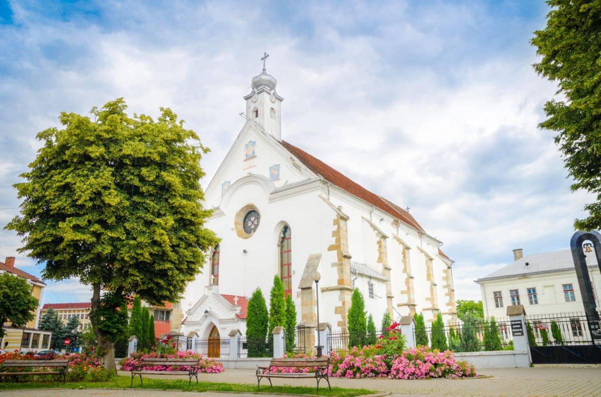 Imagine cu biserica din Bistrita