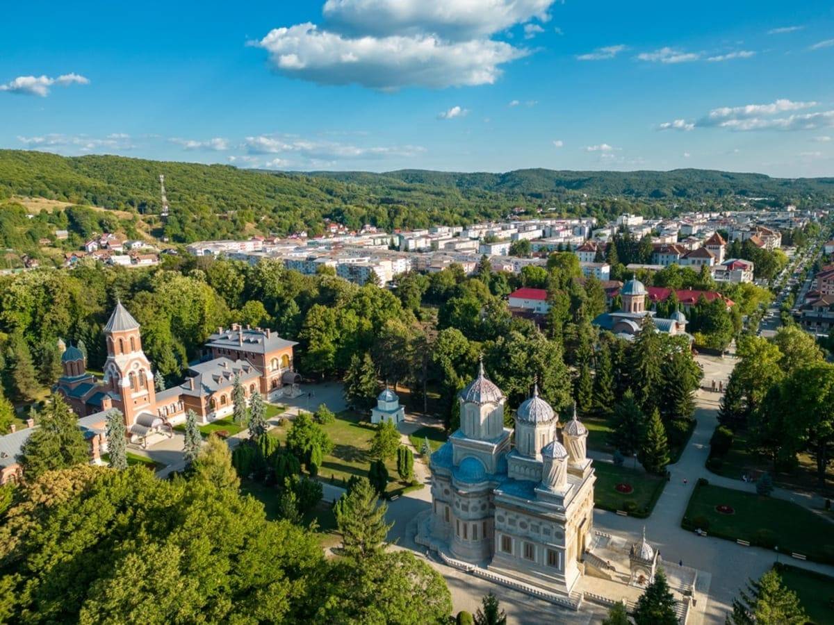 Imagine panoramica Manastirea Curtea de Arges