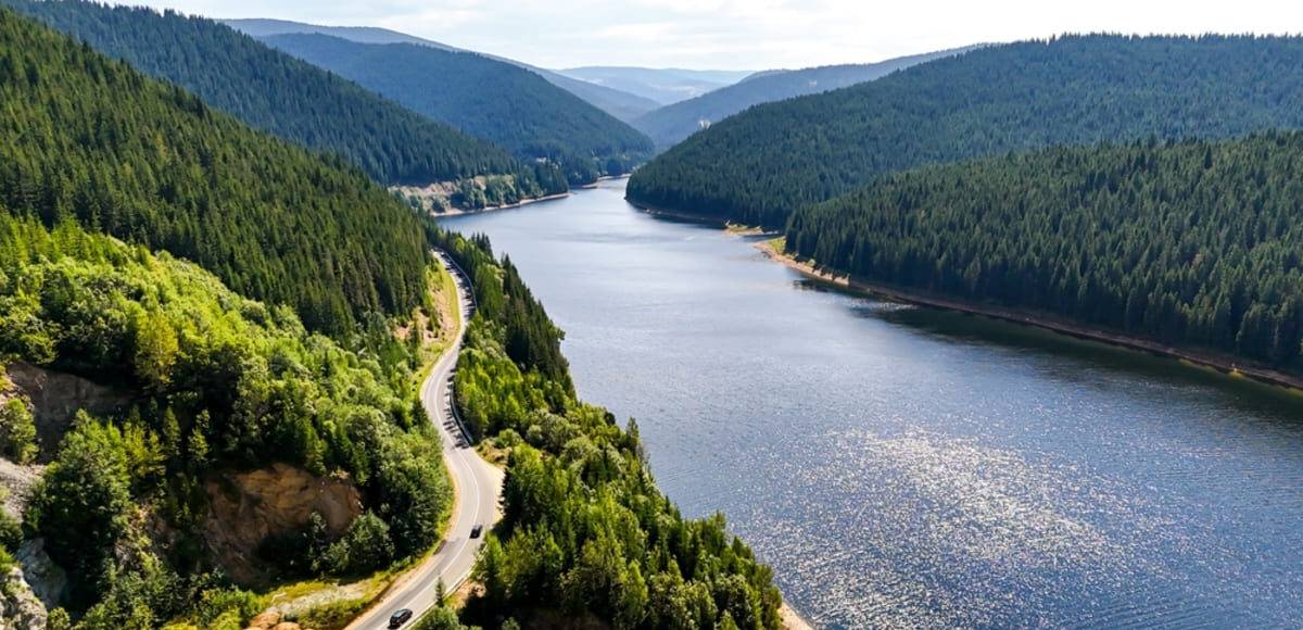 Lacul Oașa: un colț de paradis lângă Transalpina