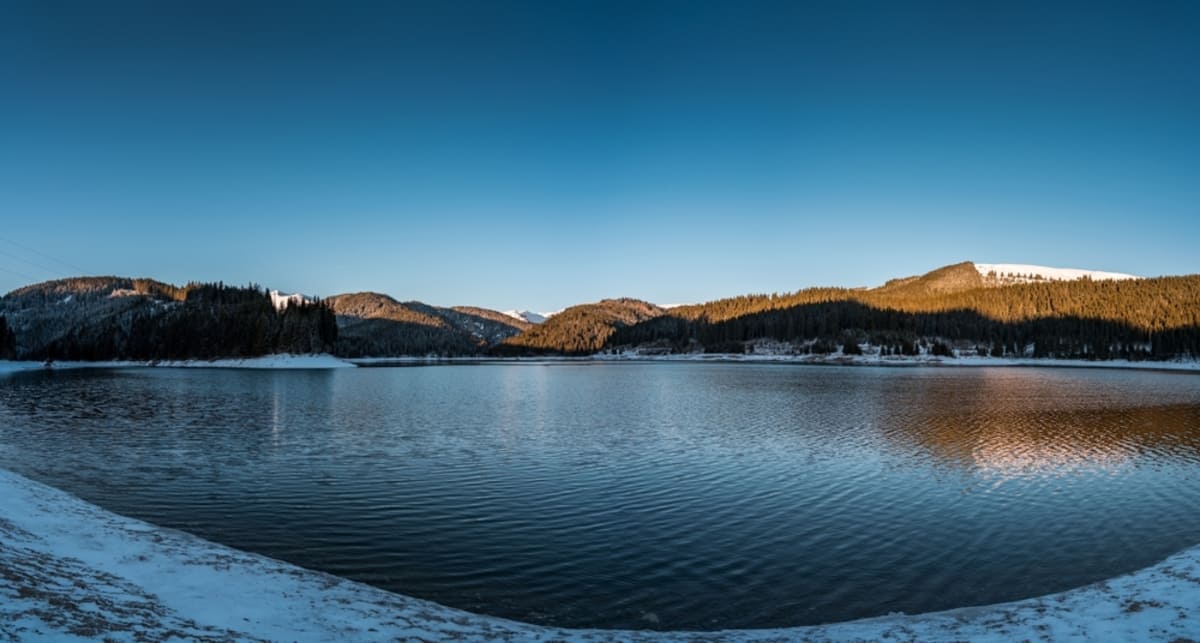 Panorama oferita de Barajul Bolboci