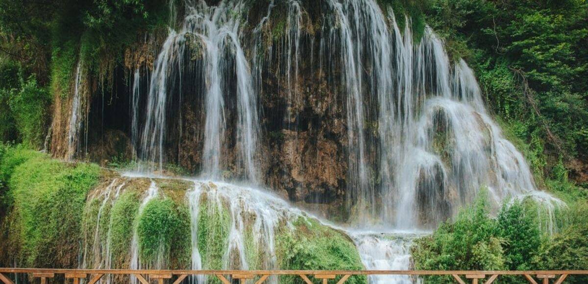 Cascada Toplița: un loc perfect pentru relaxare în natură