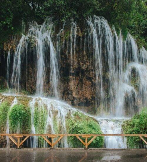 cascada Toplita pe timp de toamna